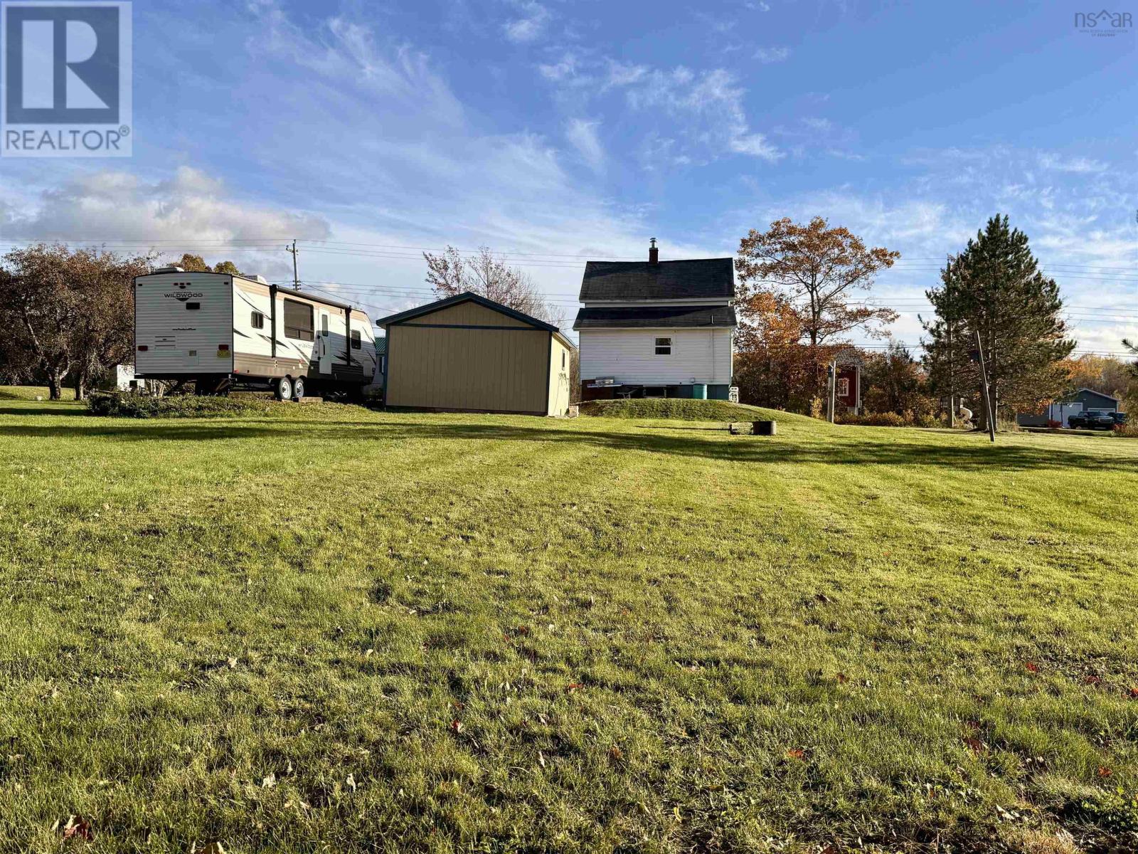 2367 Athol Road Property Photo 4