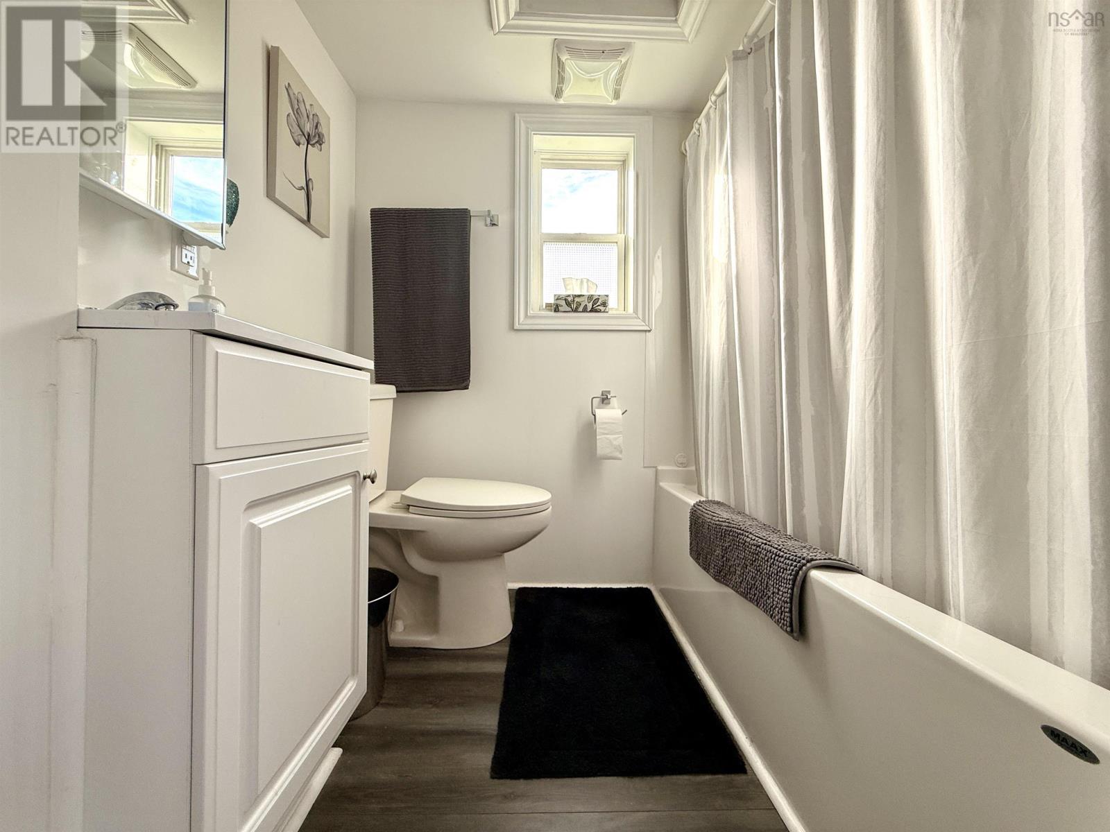 2367 Athol Road Property Photo 12