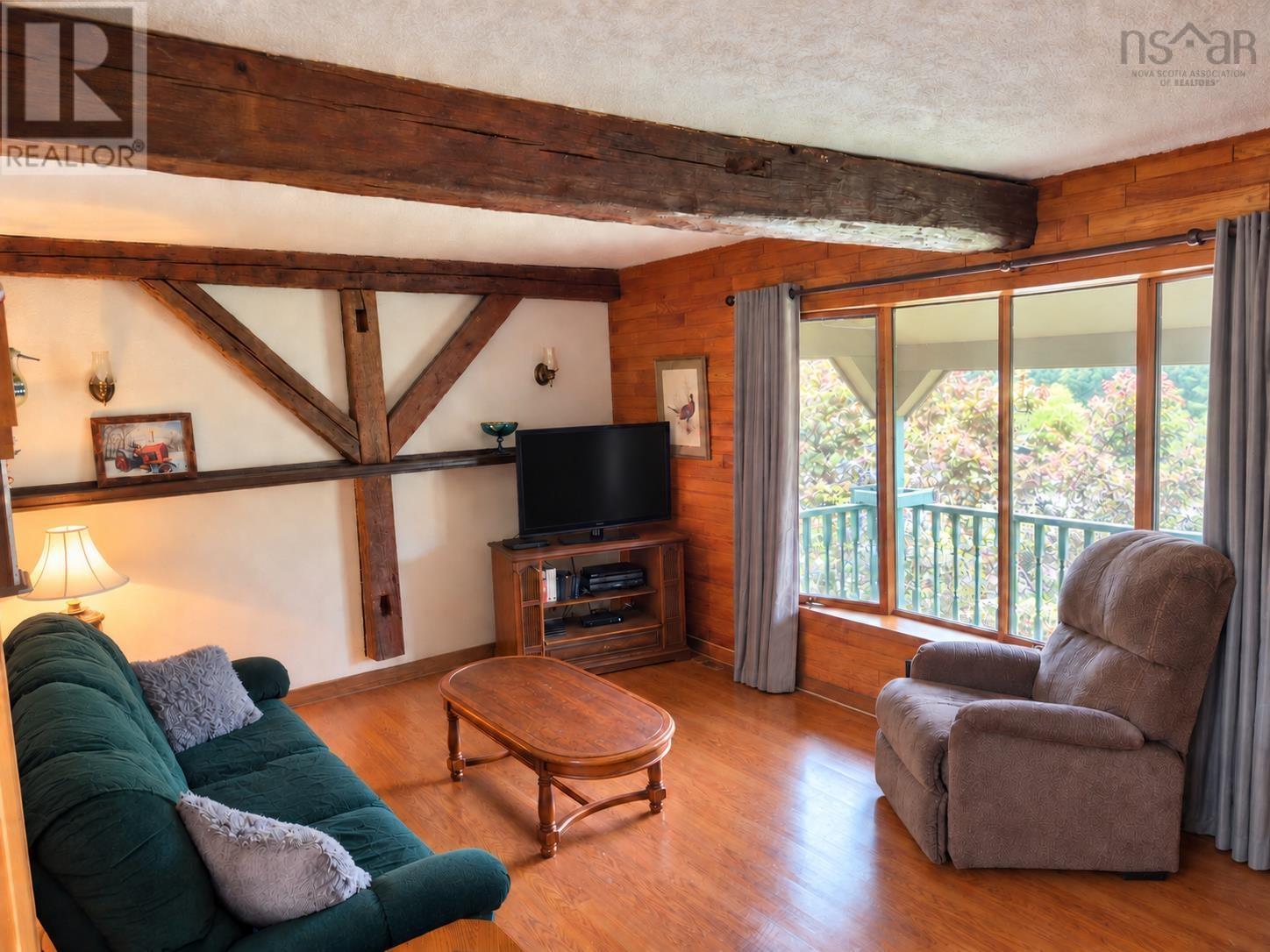4578 Highway 7 Property Photo 8