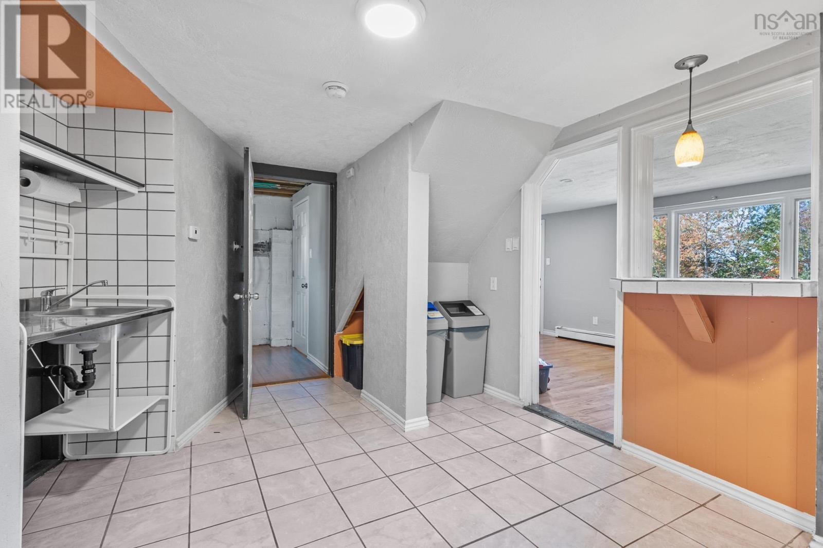 A & B 86 Oakes Road Property Photo 38