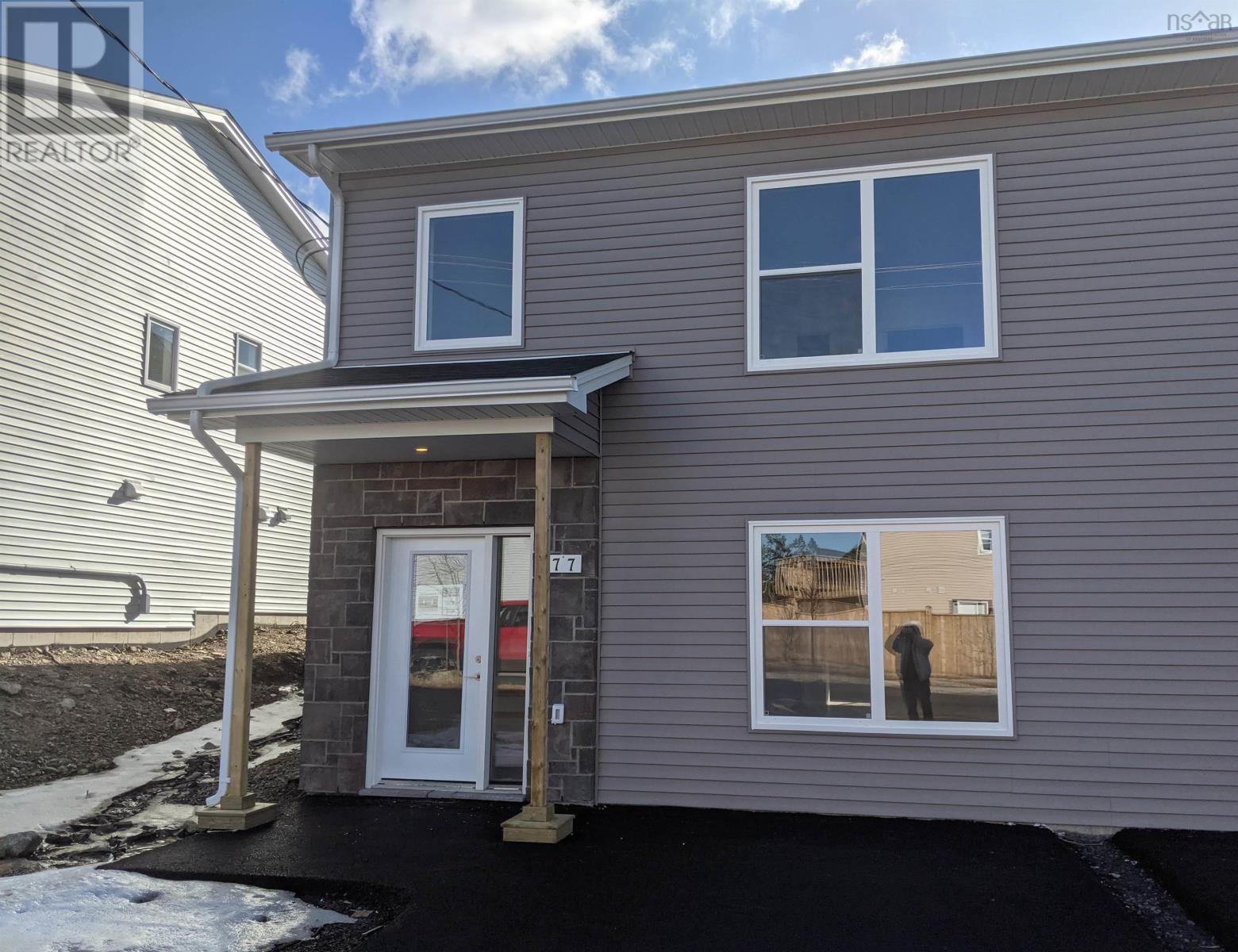 77 Golden Way Property Photo 1