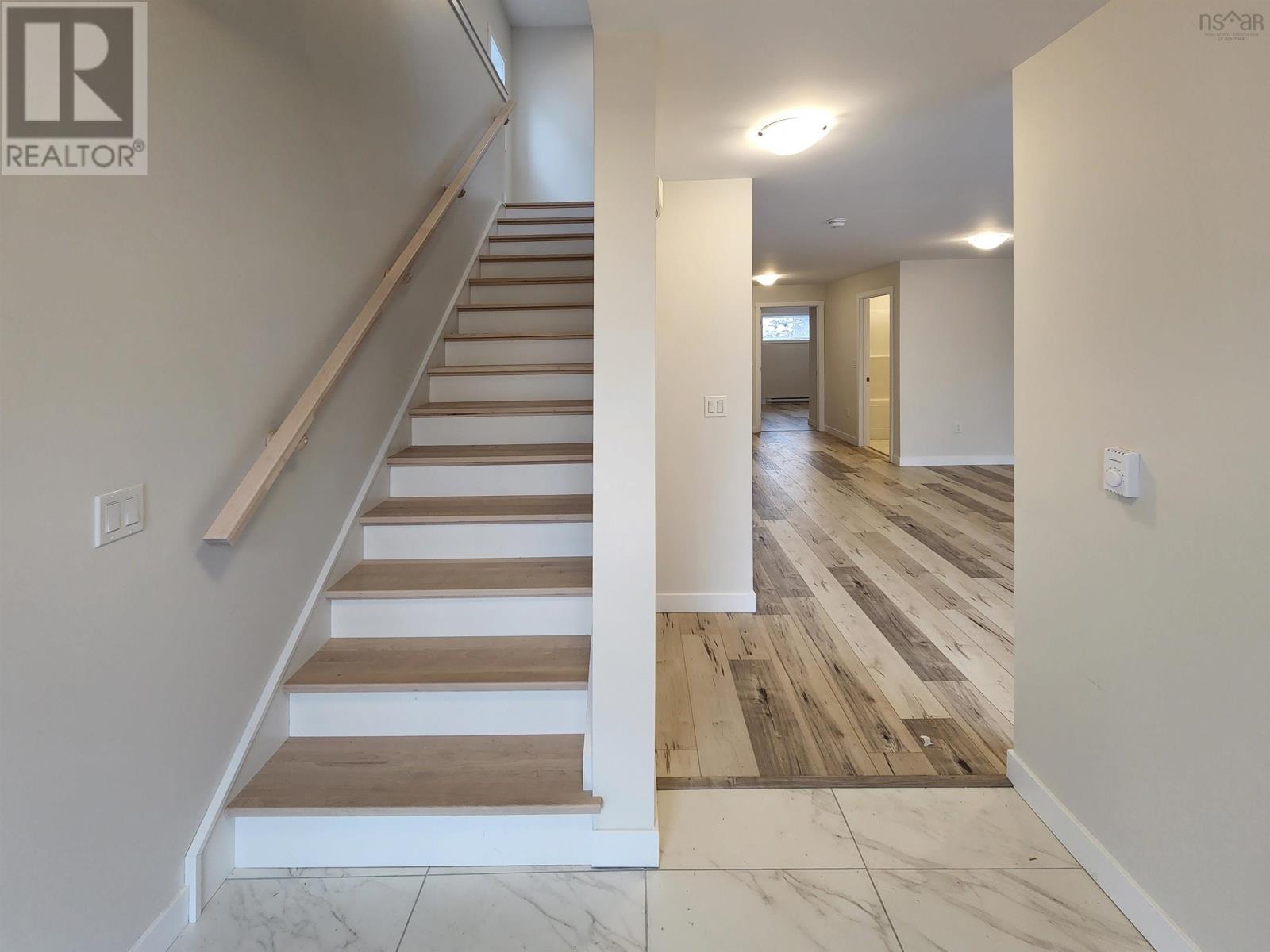 77 Golden Way Property Photo 2