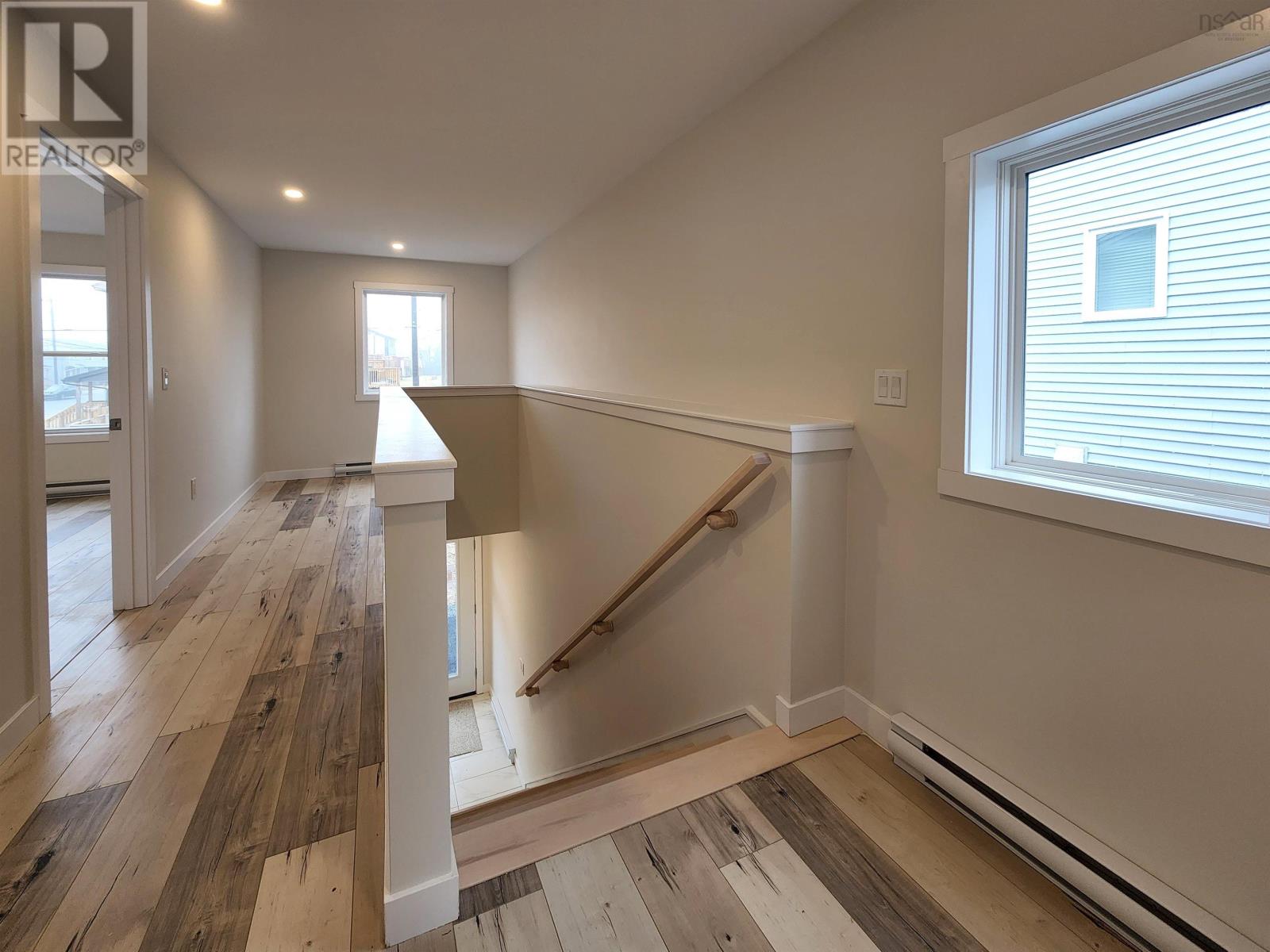 77 Golden Way Property Photo 3