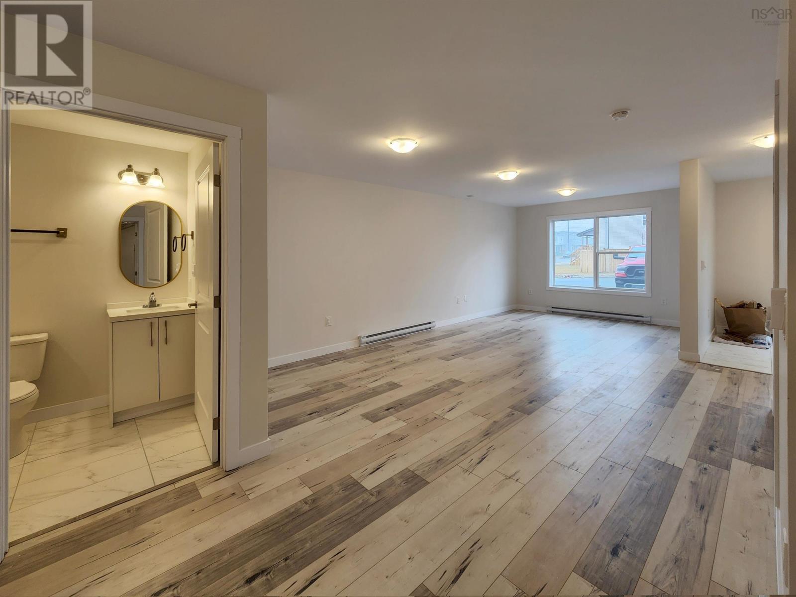 77 Golden Way Property Photo 4