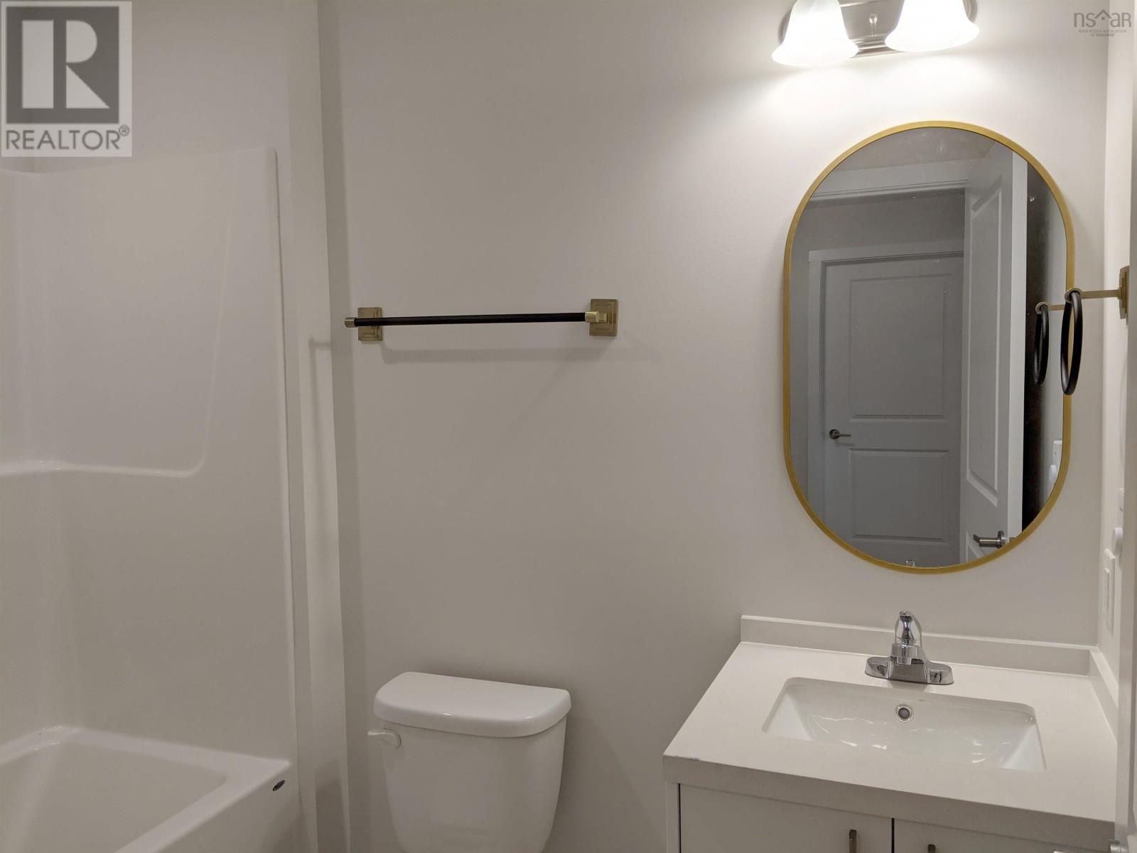 77 Golden Way Property Photo 7