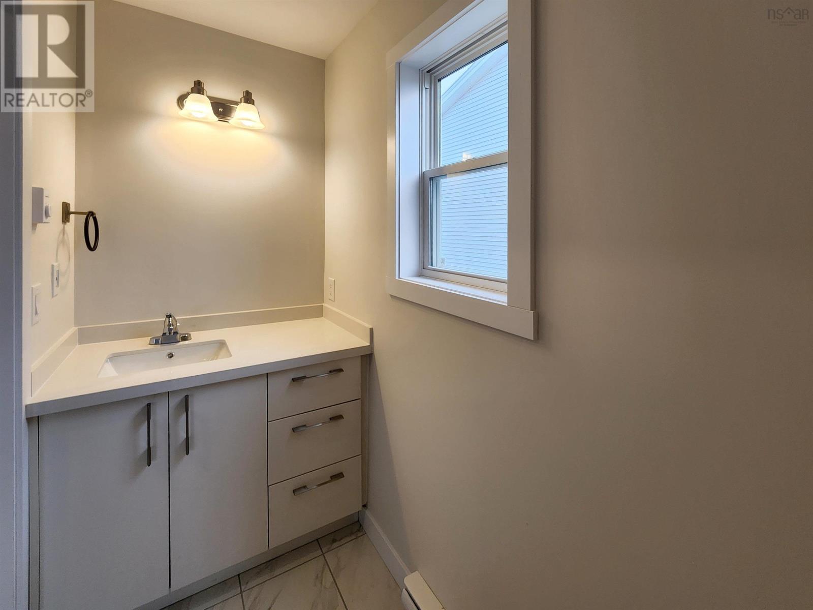 77 Golden Way Property Photo 15