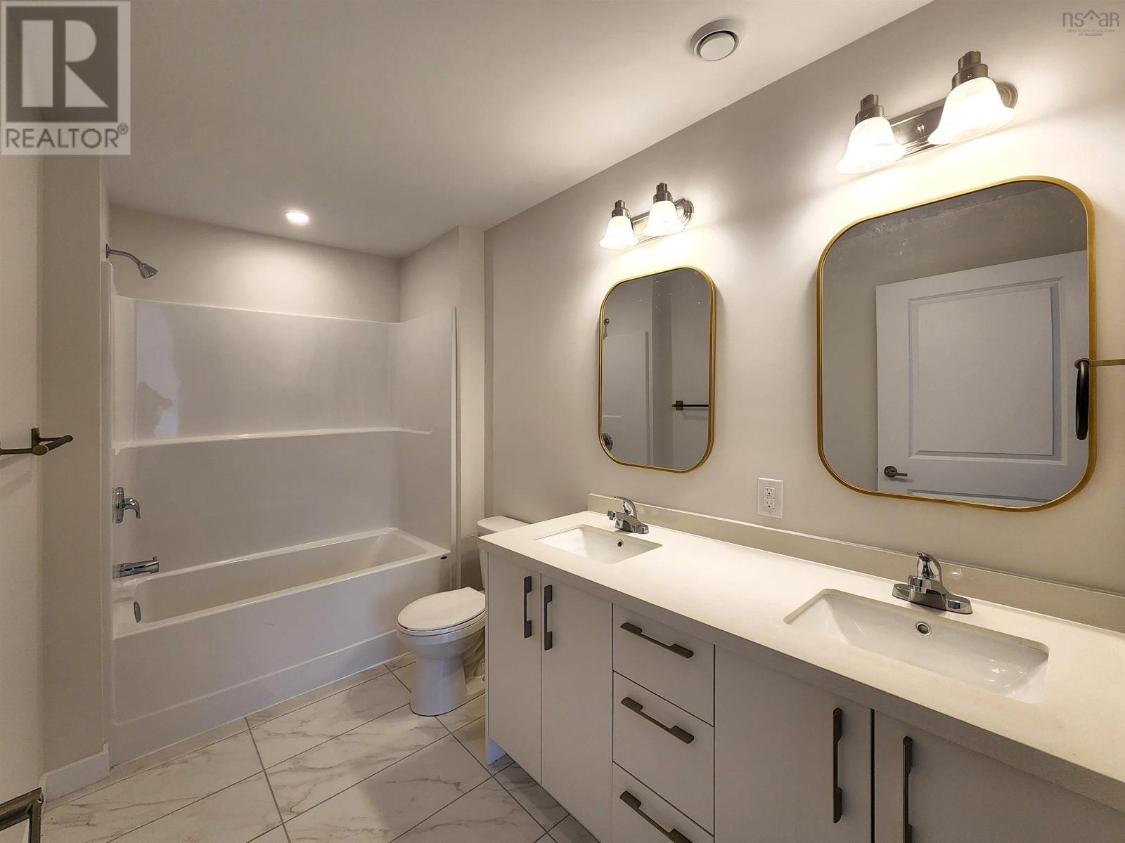 77 Golden Way Property Photo 16