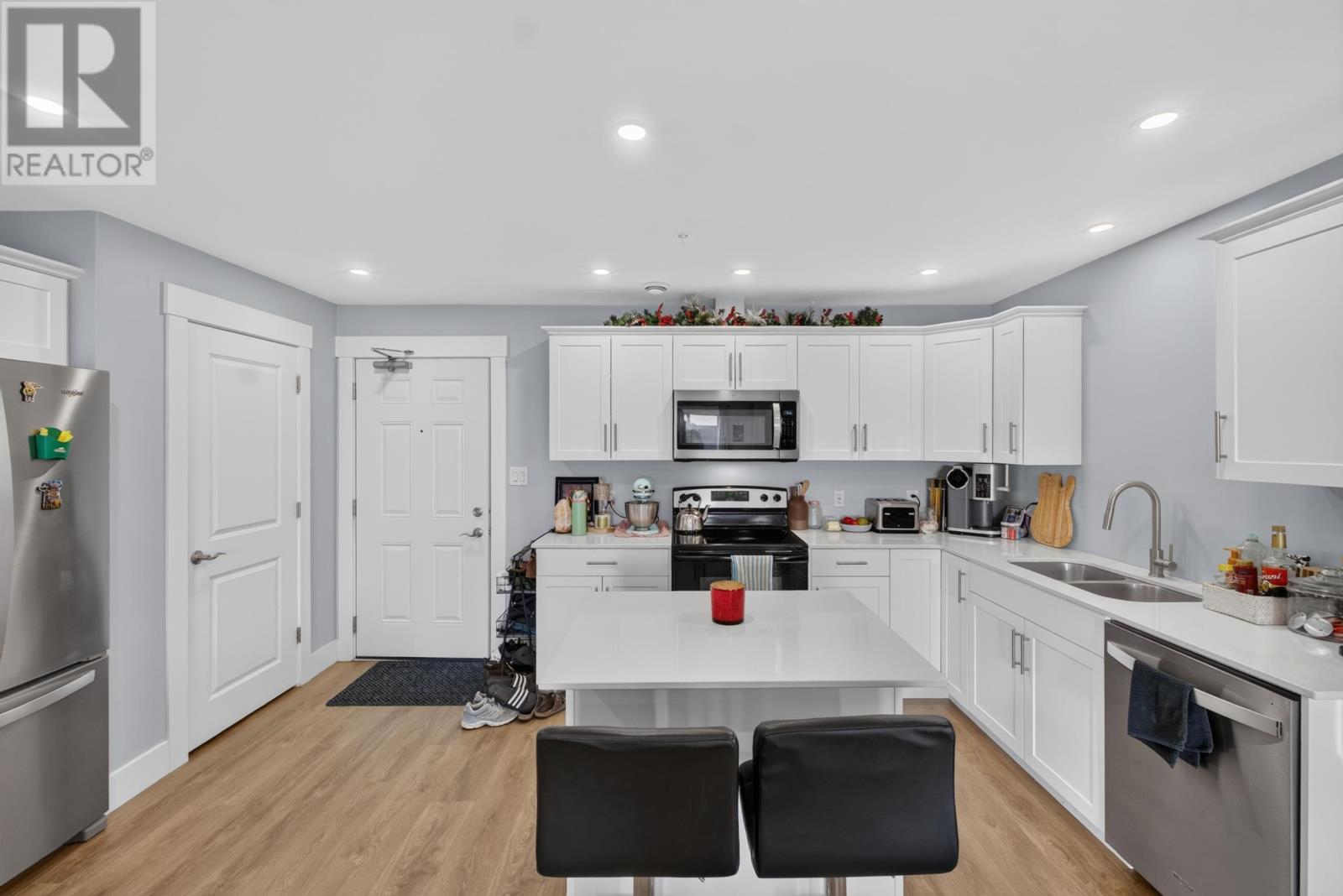 401 24 Gilbert Drive Property Photo 8