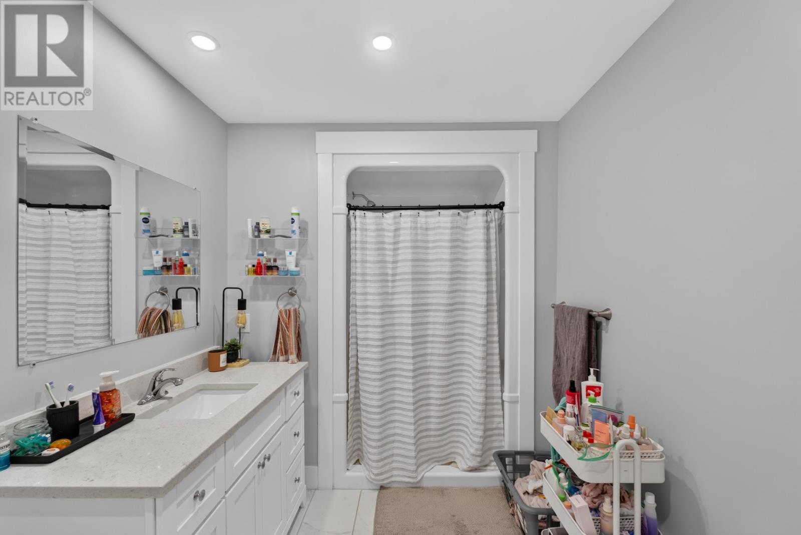 401 24 Gilbert Drive Property Photo 20