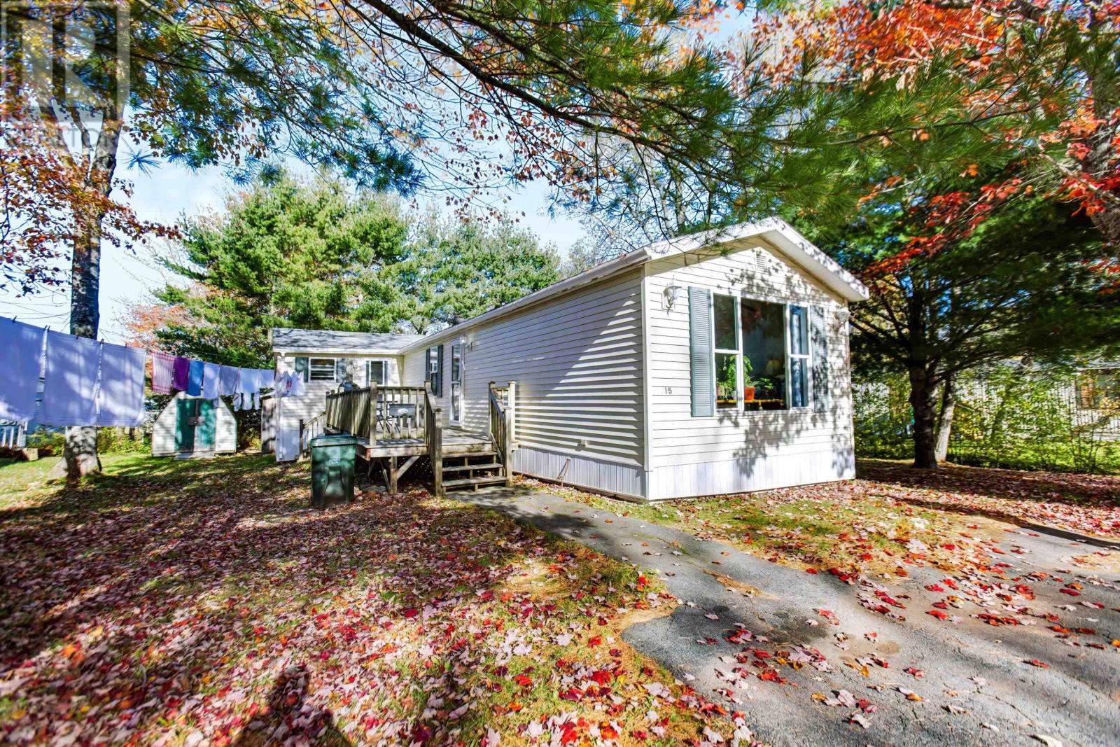 15 Woodlawn Drive Property Photo 2