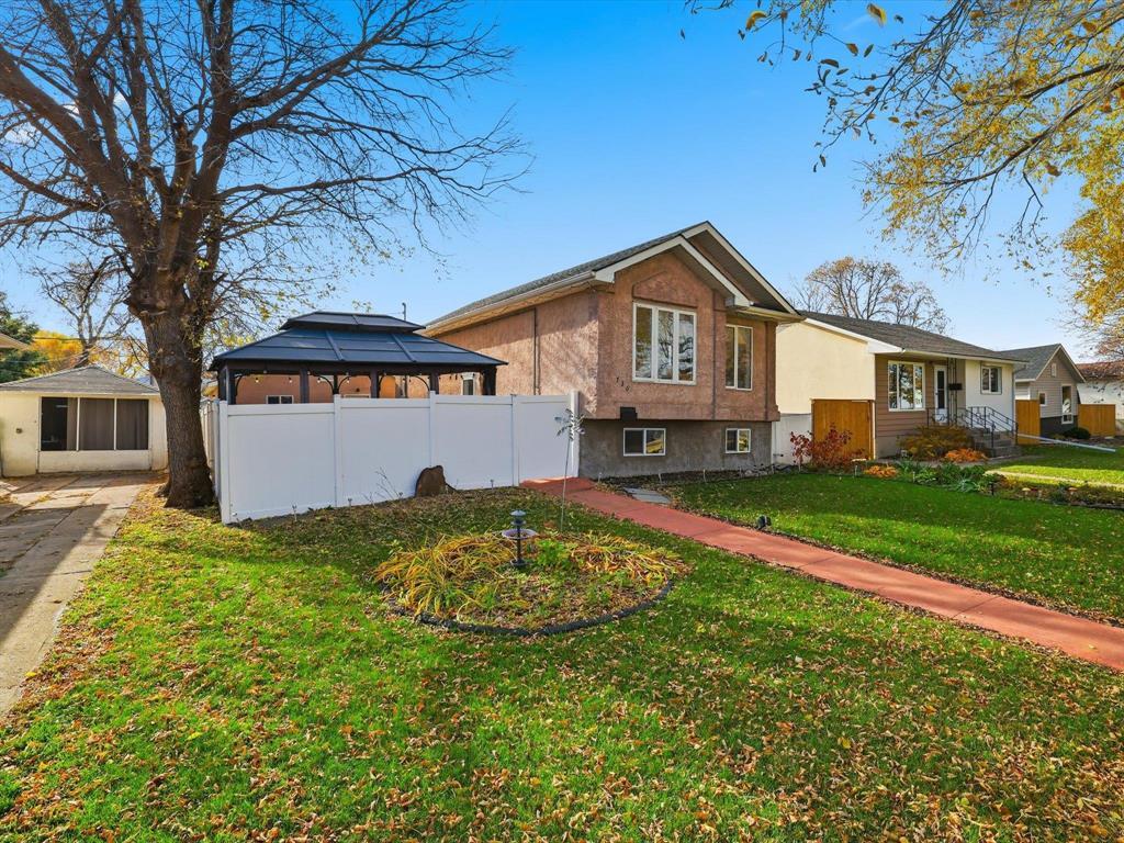 736 Simpson Avenue Property Photo 3