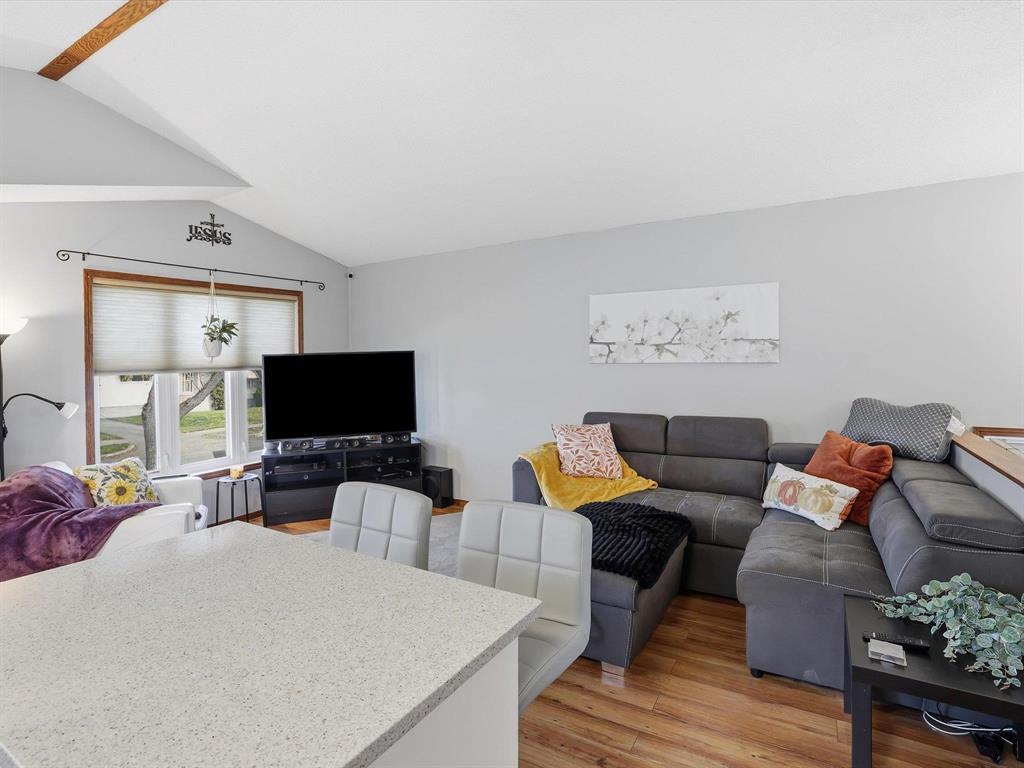 736 Simpson Avenue Property Photo 10