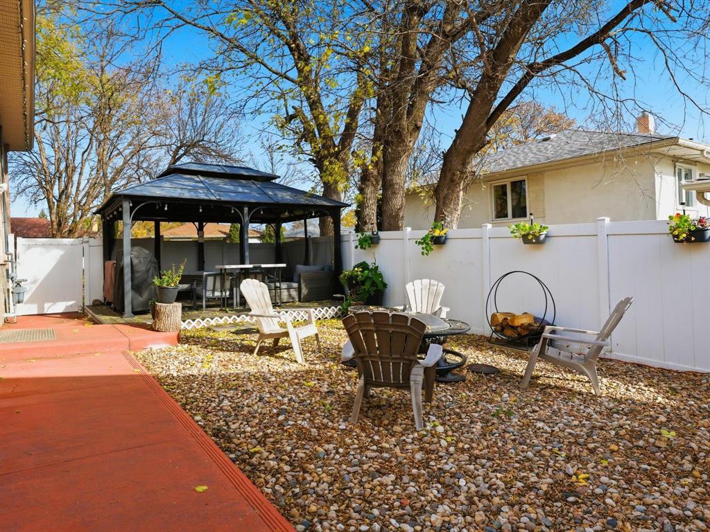 736 Simpson Avenue Property Photo 24