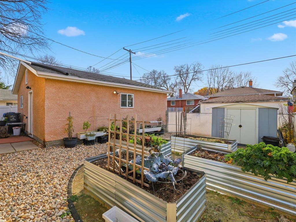736 Simpson Avenue Property Photo 28