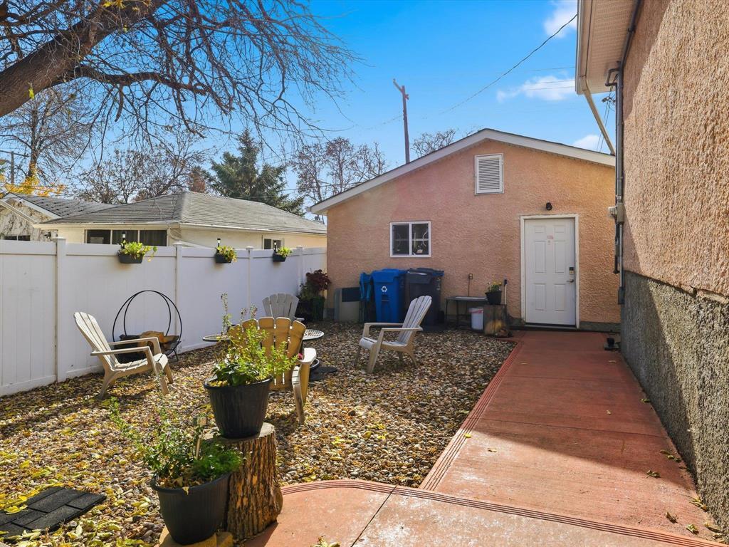 736 Simpson Avenue Property Photo 30