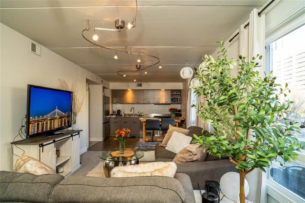 114 99 Gerard Street Property Photo 6