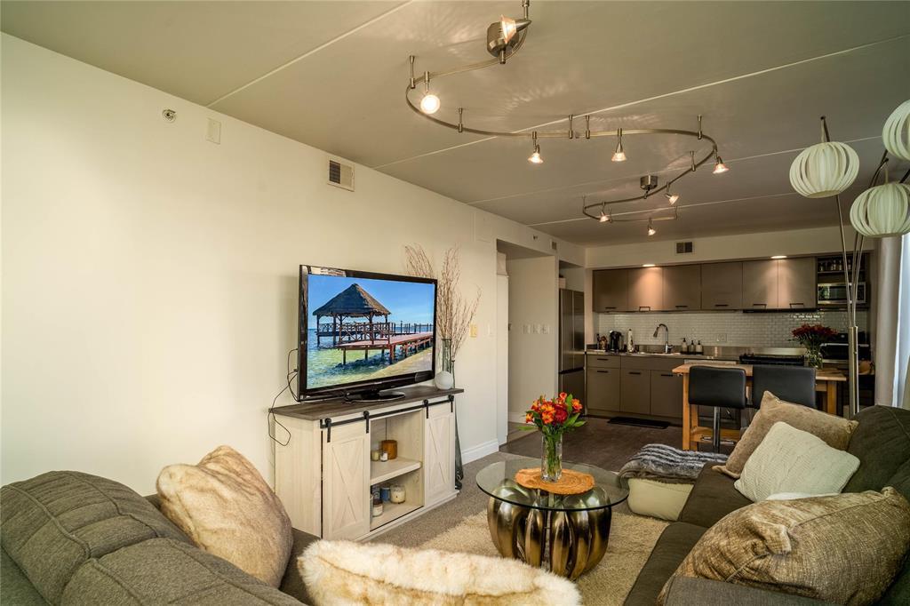 114 99 Gerard Street Property Photo 8