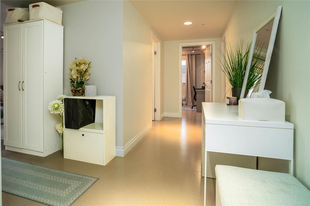 114 99 Gerard Street Property Photo 18
