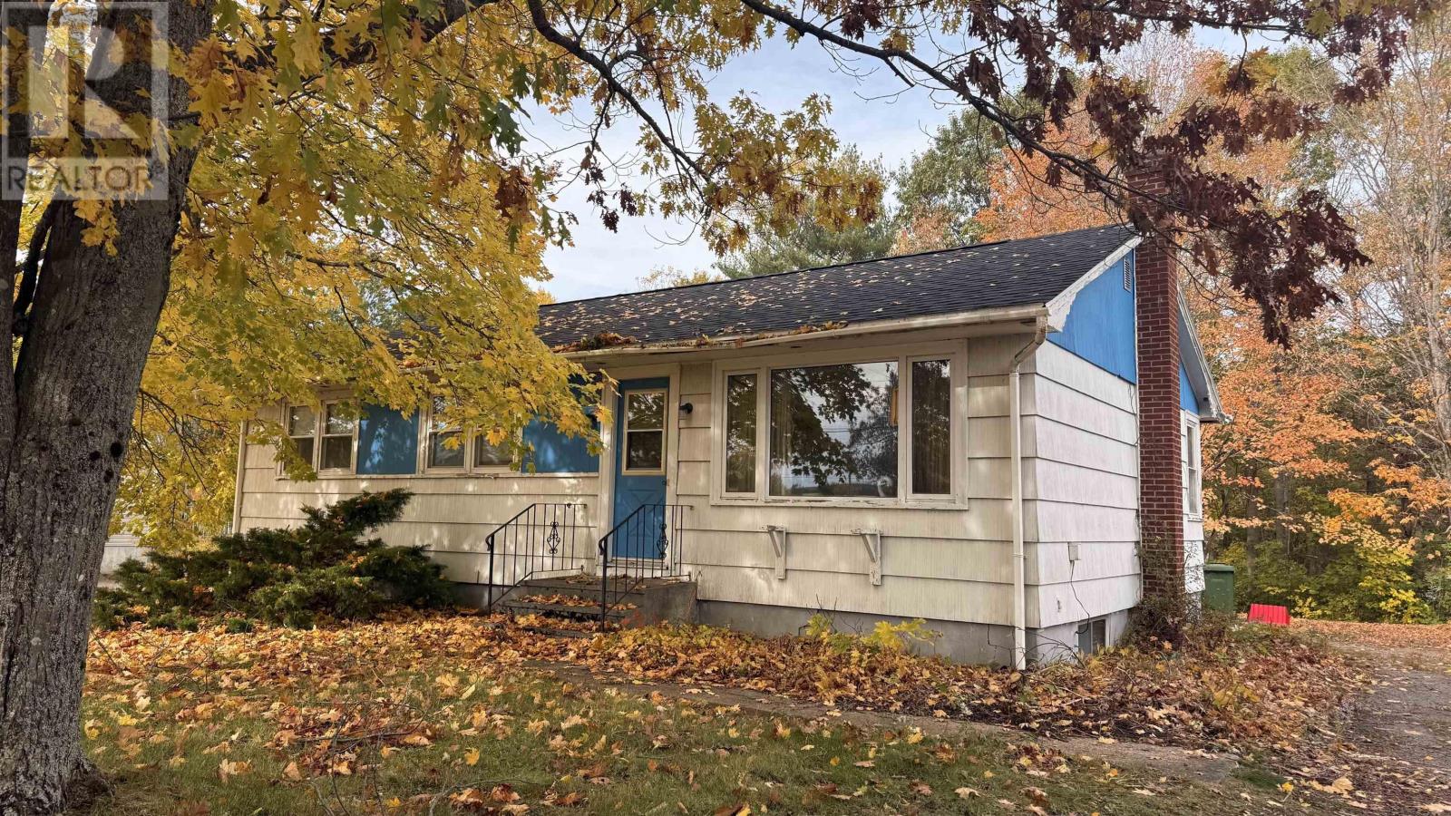 7129 Highway 1 Property Photo 1