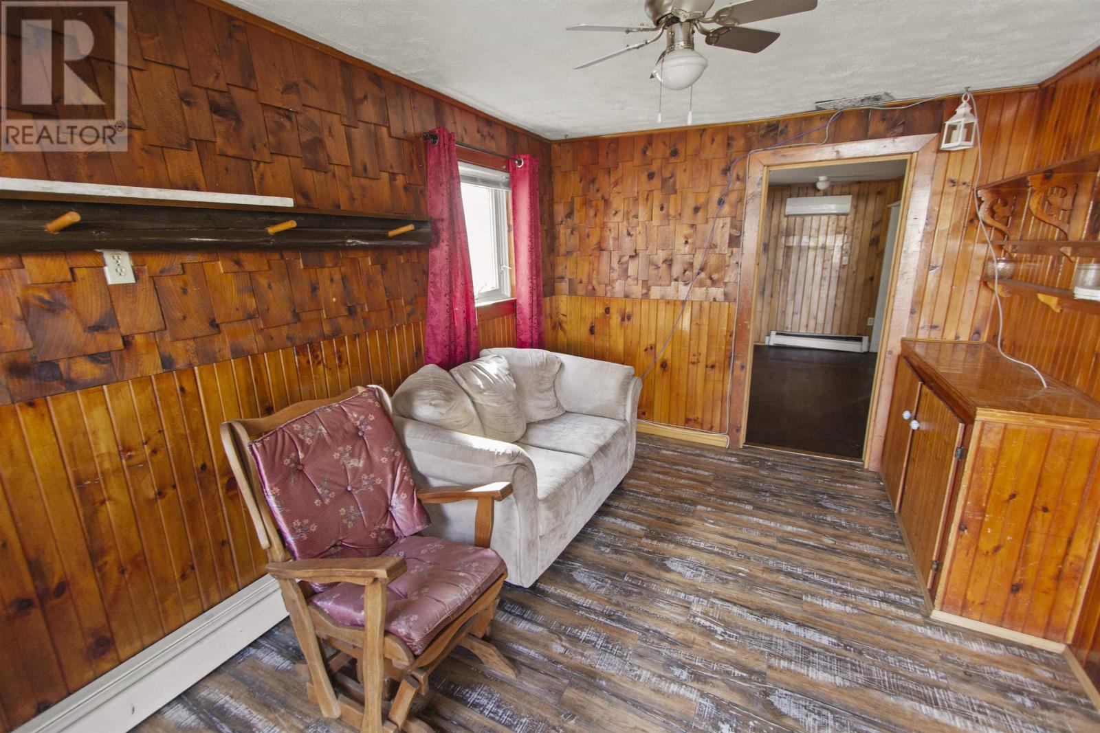 417 Queen Street Property Photo 4