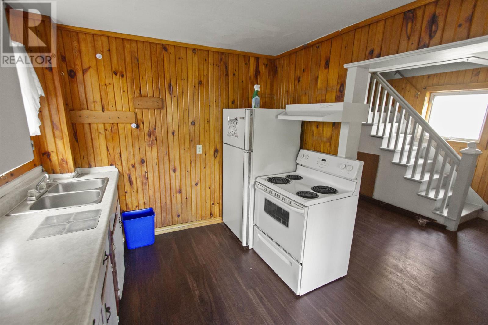 417 Queen Street Property Photo 11