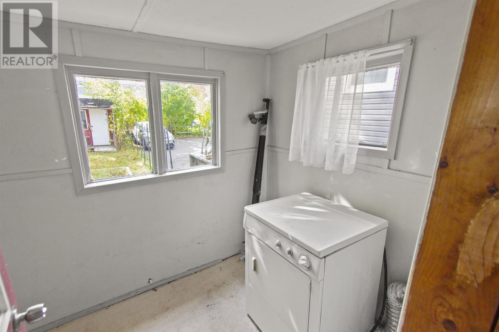 417 Queen Street Property Photo 12