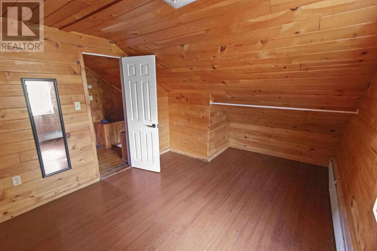 417 Queen Street Property Photo 15