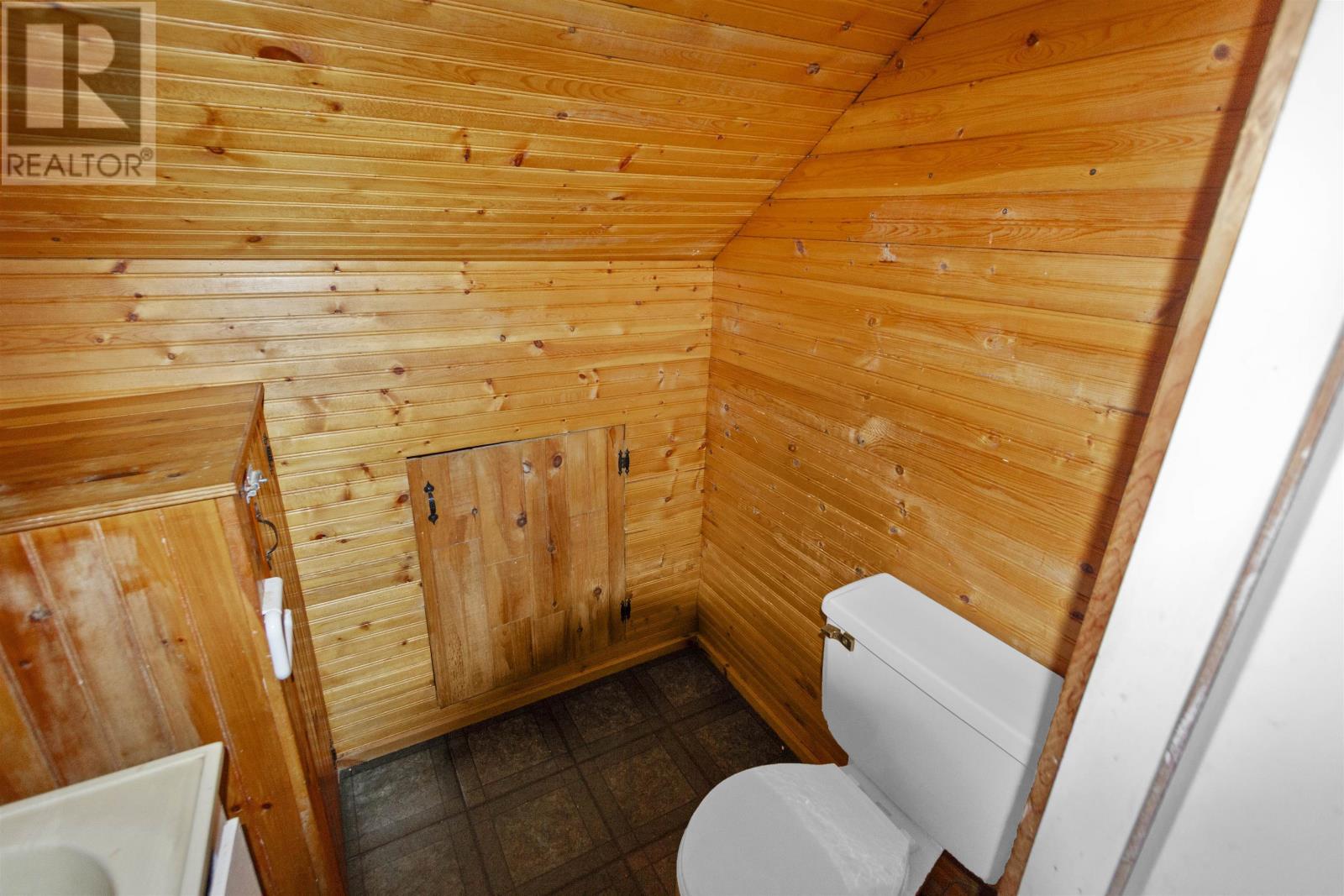 417 Queen Street Property Photo 18