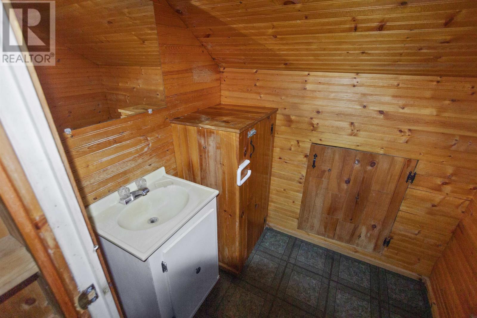 417 Queen Street Property Photo 20
