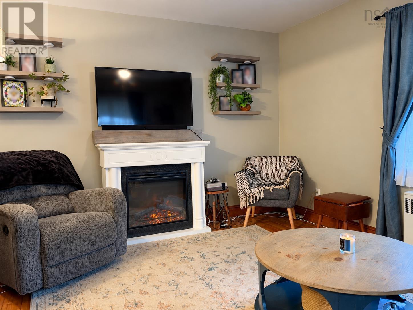 13 Grand Street Property Photo 4