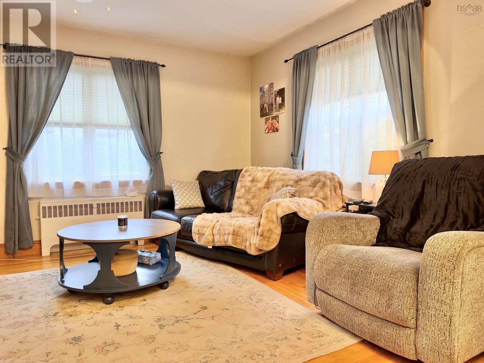13 Grand Street Property Photo 5