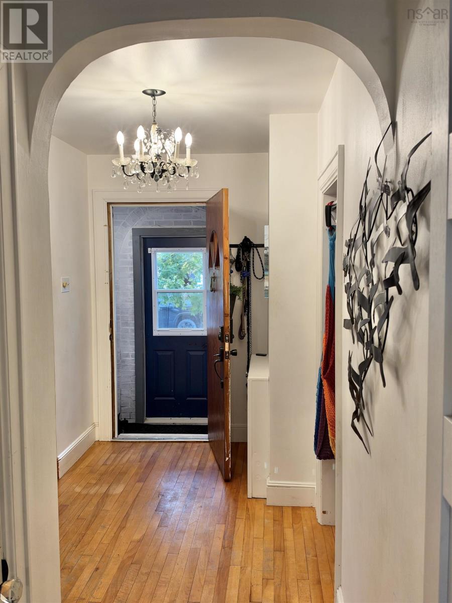13 Grand Street Property Photo 9
