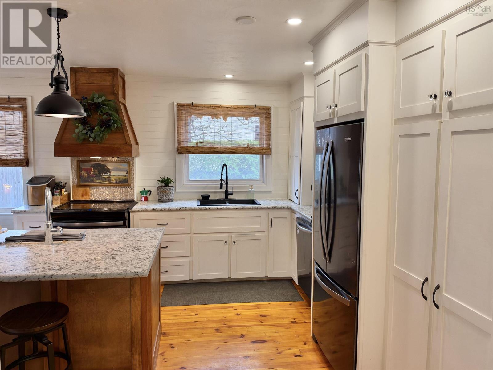 13 Grand Street Property Photo 10