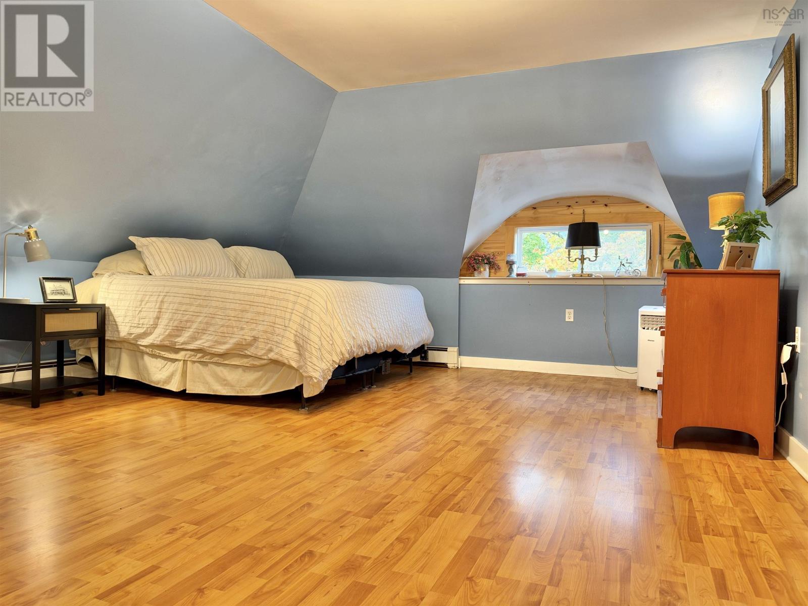 13 Grand Street Property Photo 25