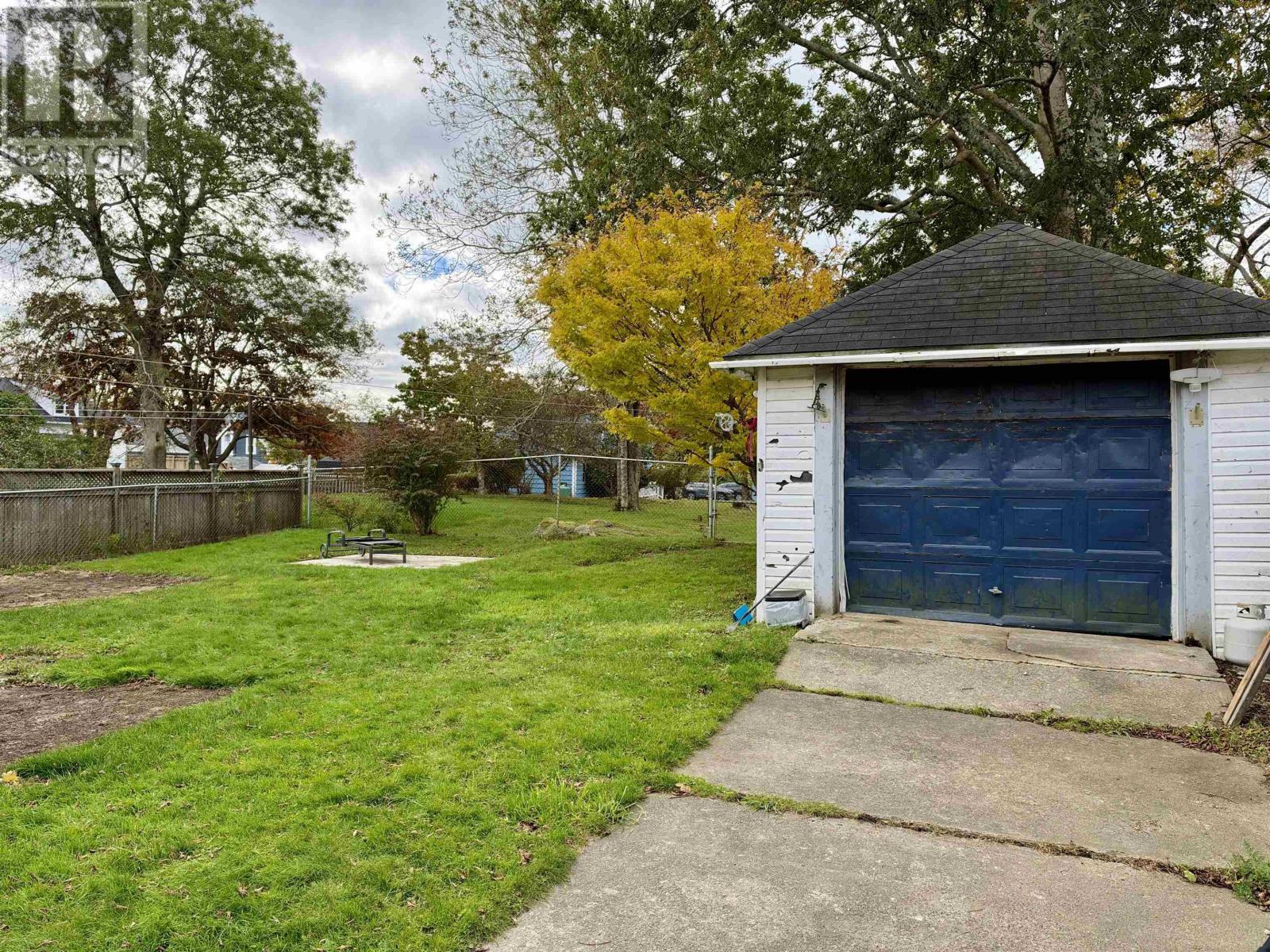 13 Grand Street Property Photo 36
