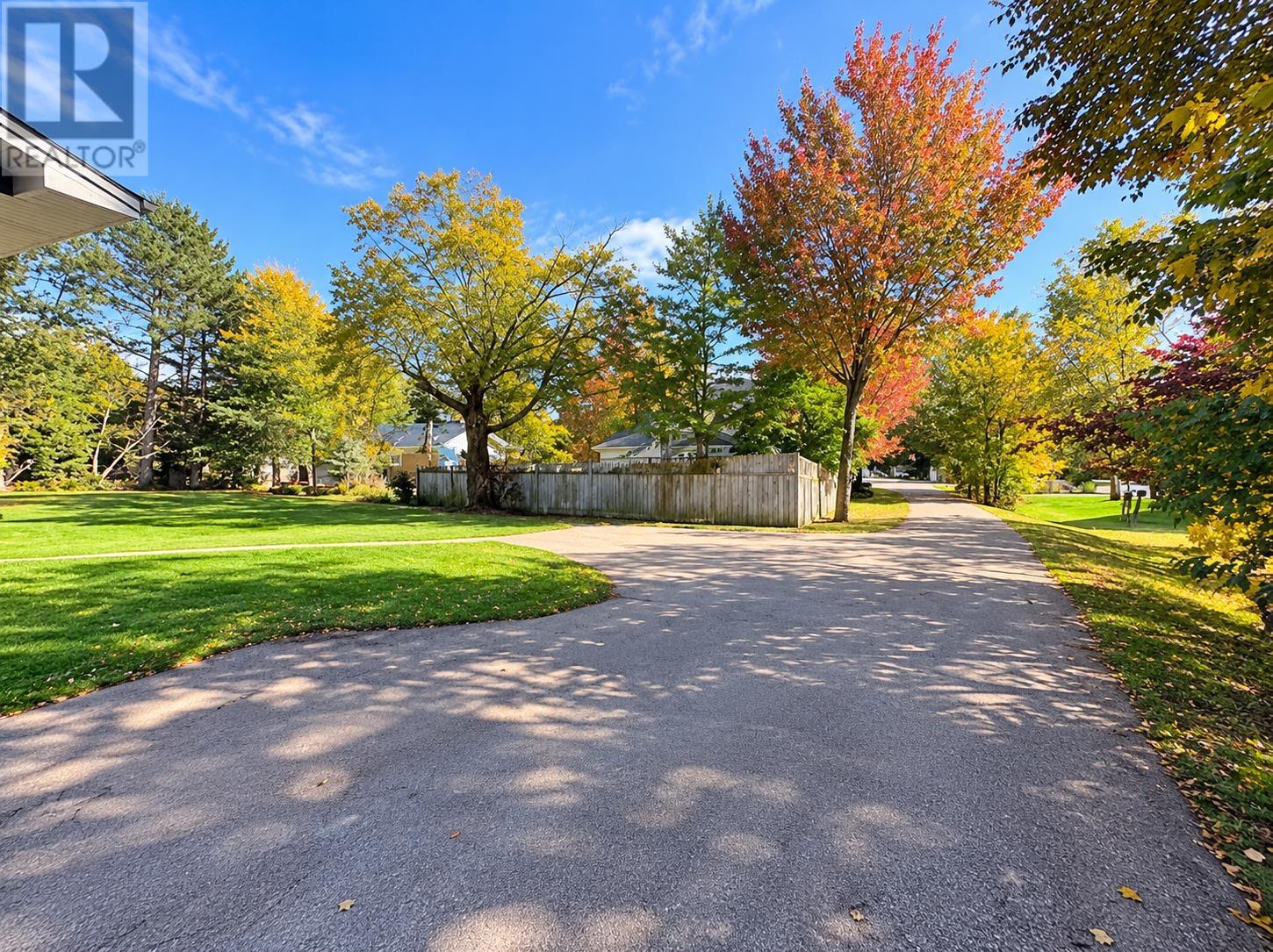 123 Parkside Drive Property Photo 3