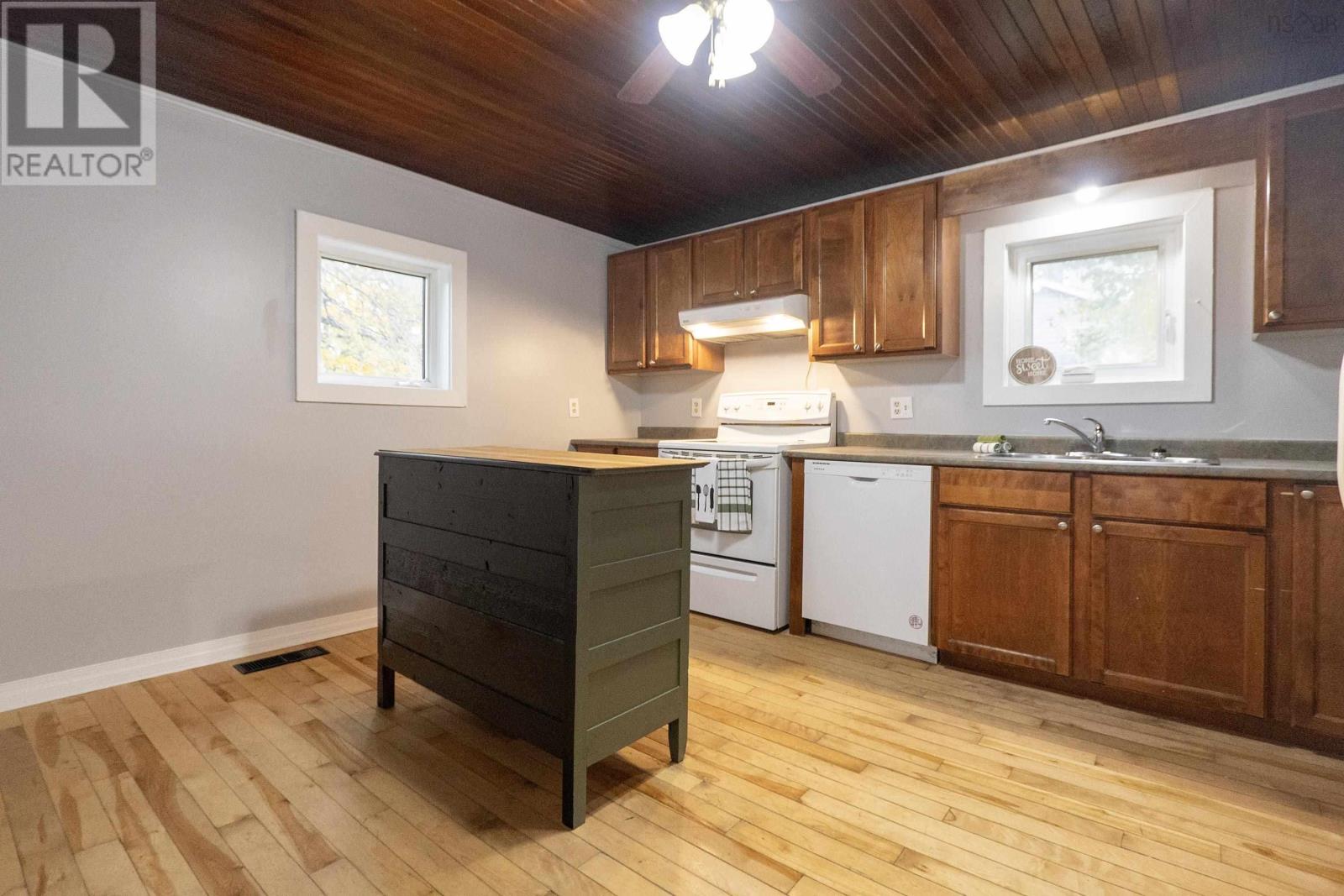 56 Victoria Street Property Photo 10
