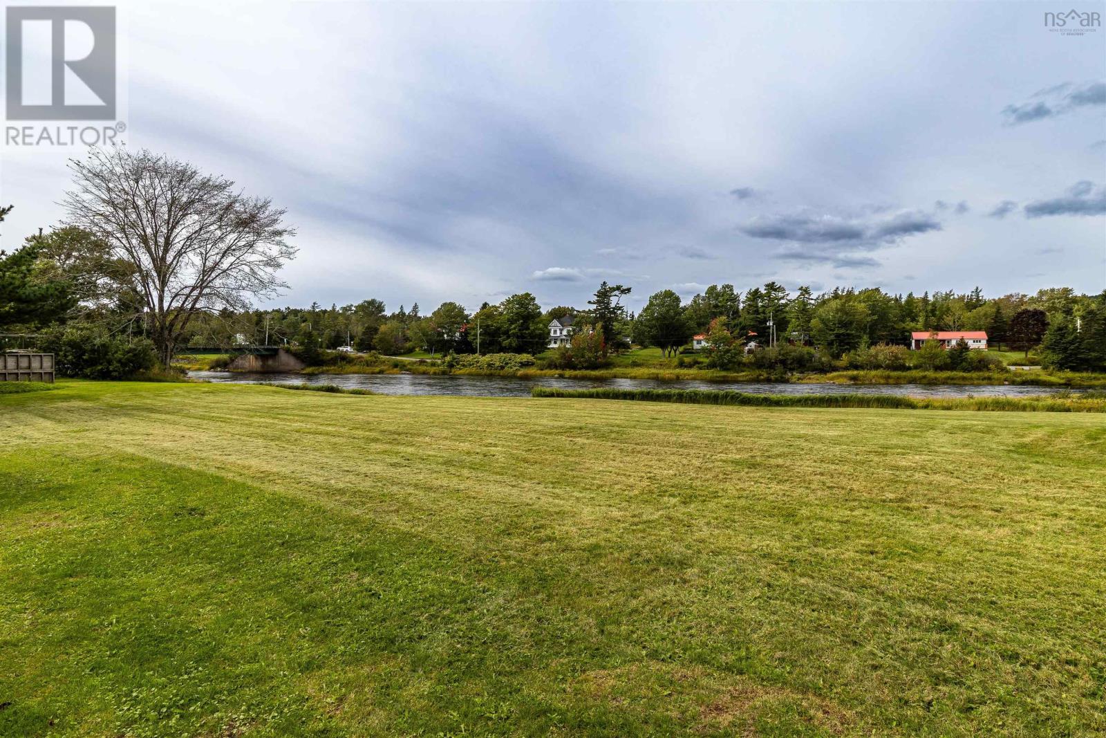 8153 Highway 7 Property Photo 3