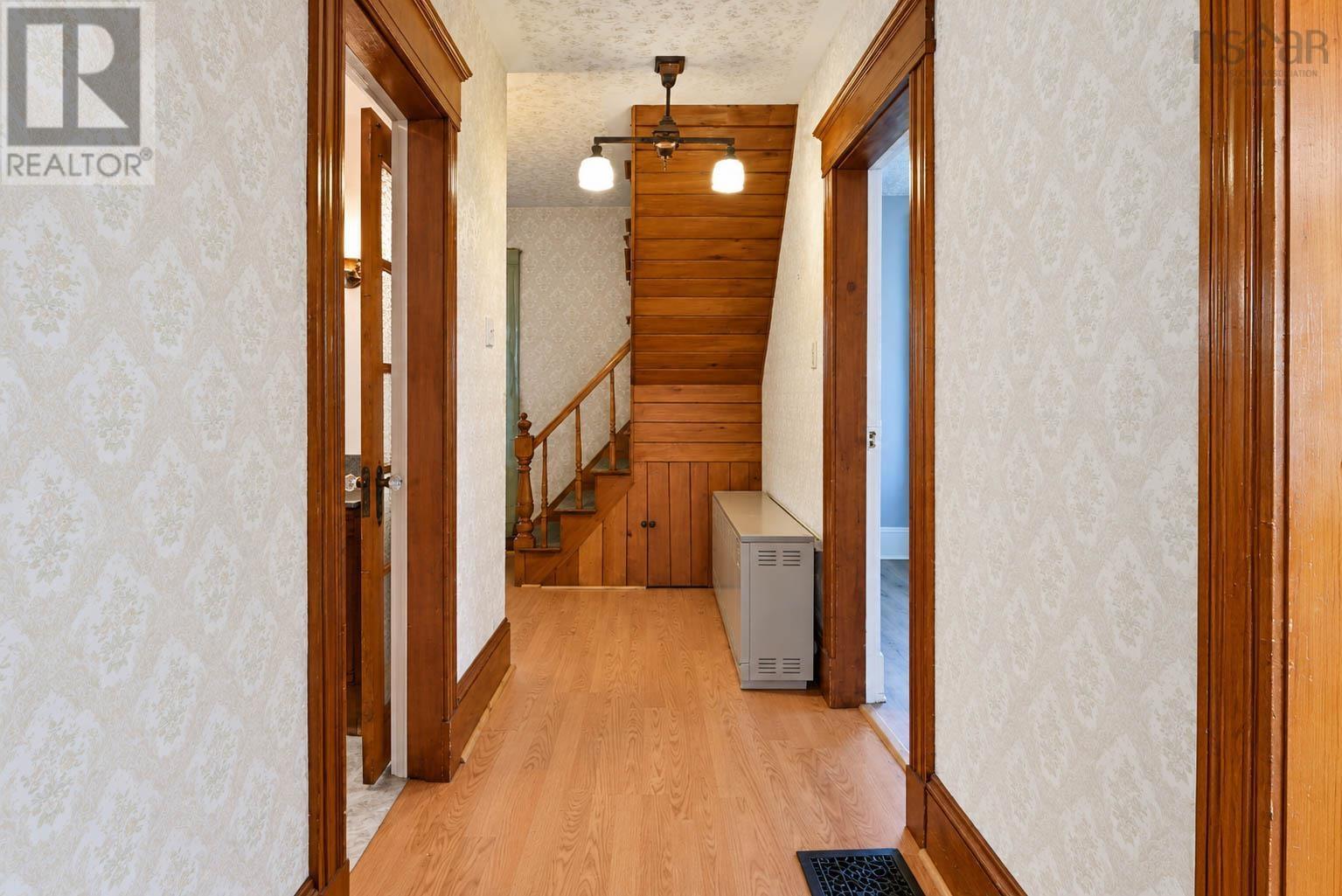 2131 Queen Street Property Photo 25