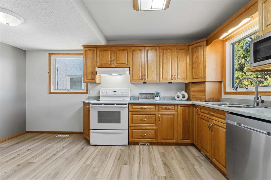 1041 Mcleod Avenue Property Photo 13