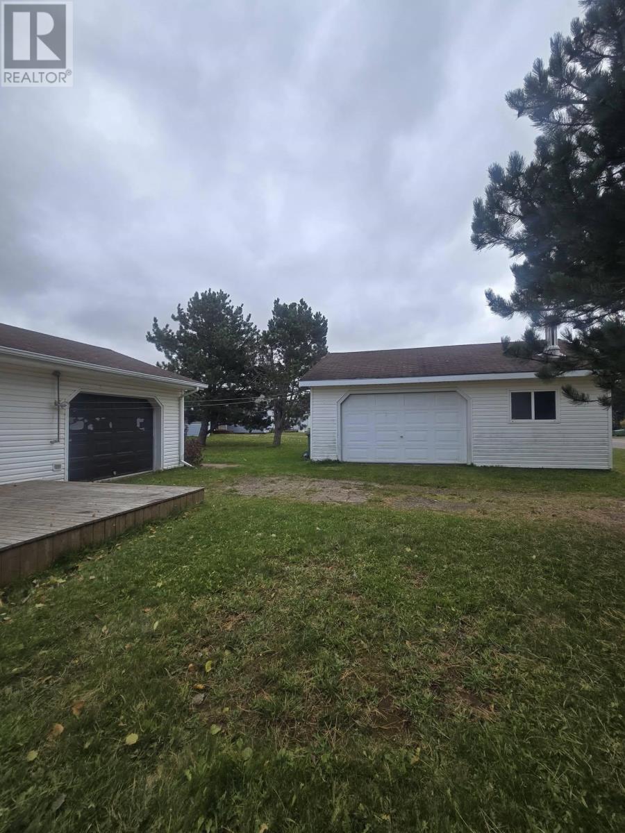869 Callbeck Street Property Photo 5