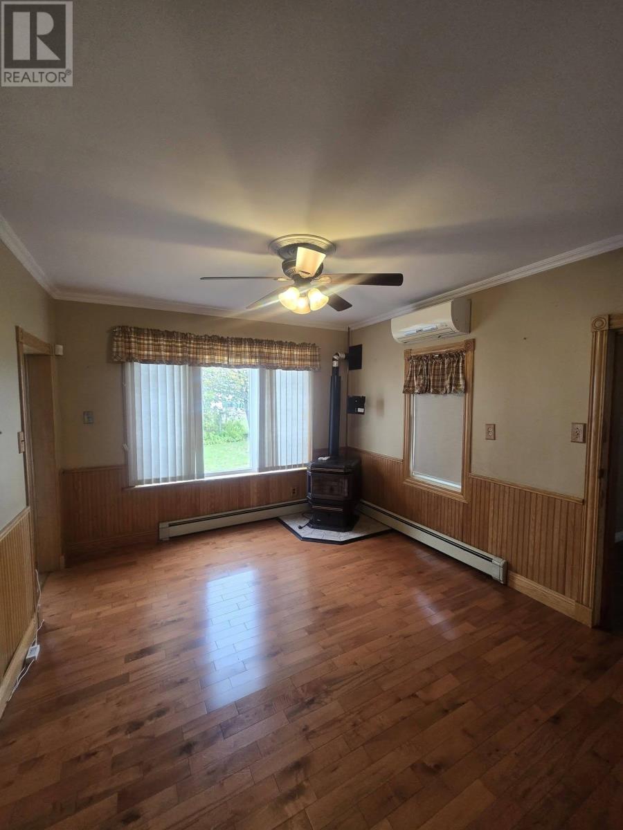 869 Callbeck Street Property Photo 8