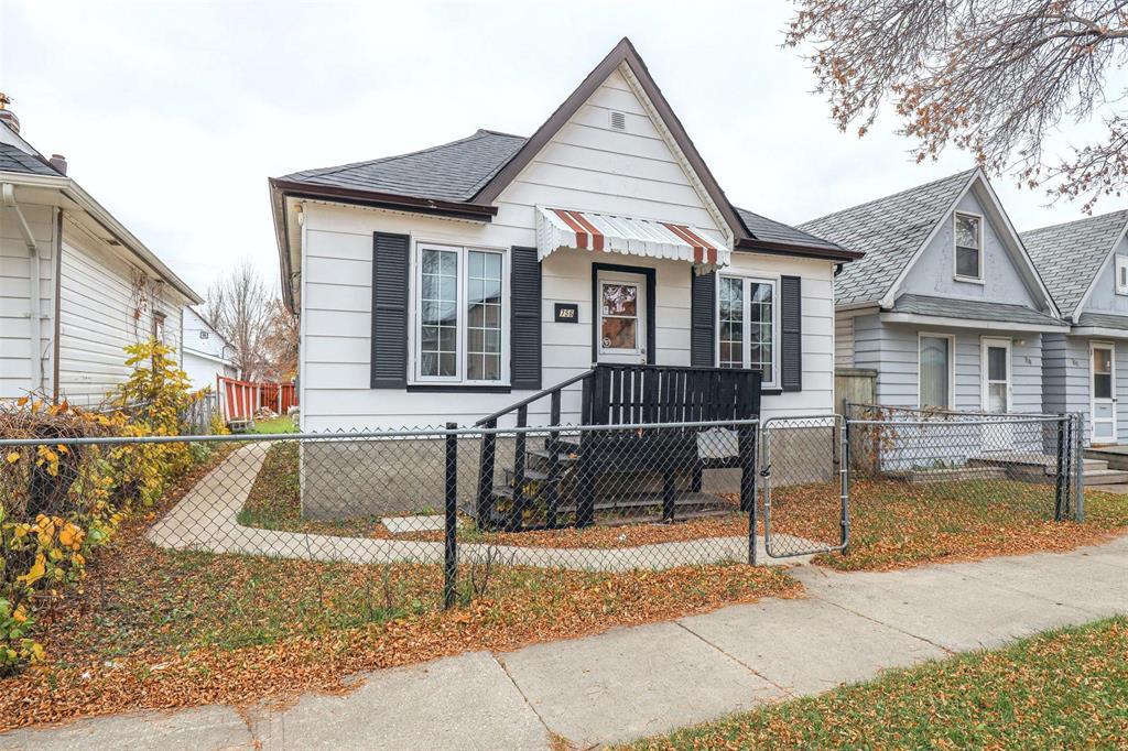 756 Manitoba Avenue Property Photo 1