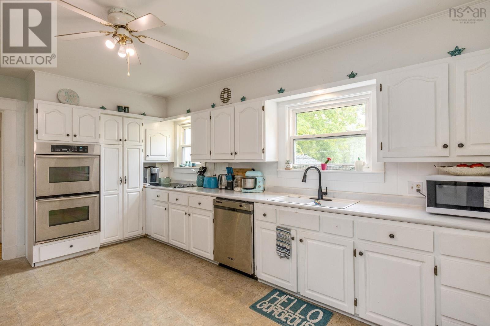 115 South Street Property Photo 3