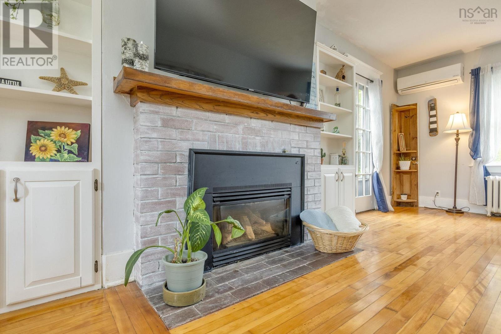 115 South Street Property Photo 13