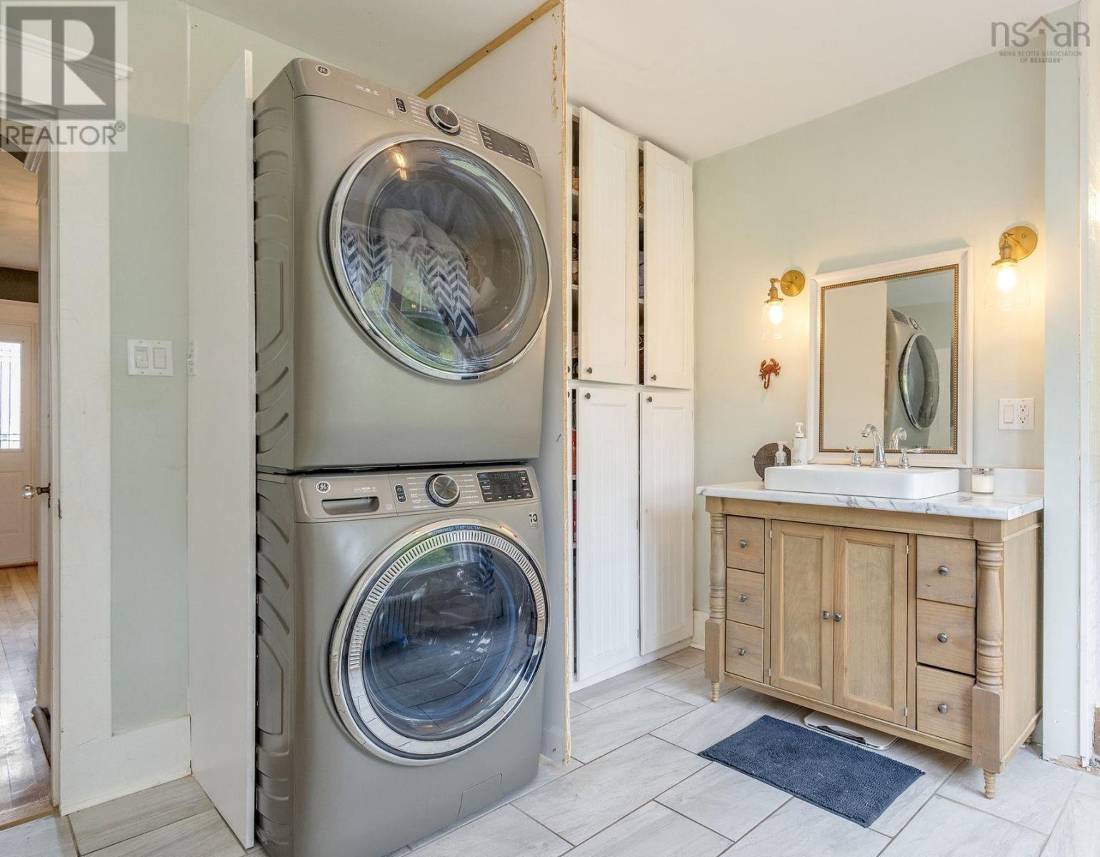 115 South Street Property Photo 17