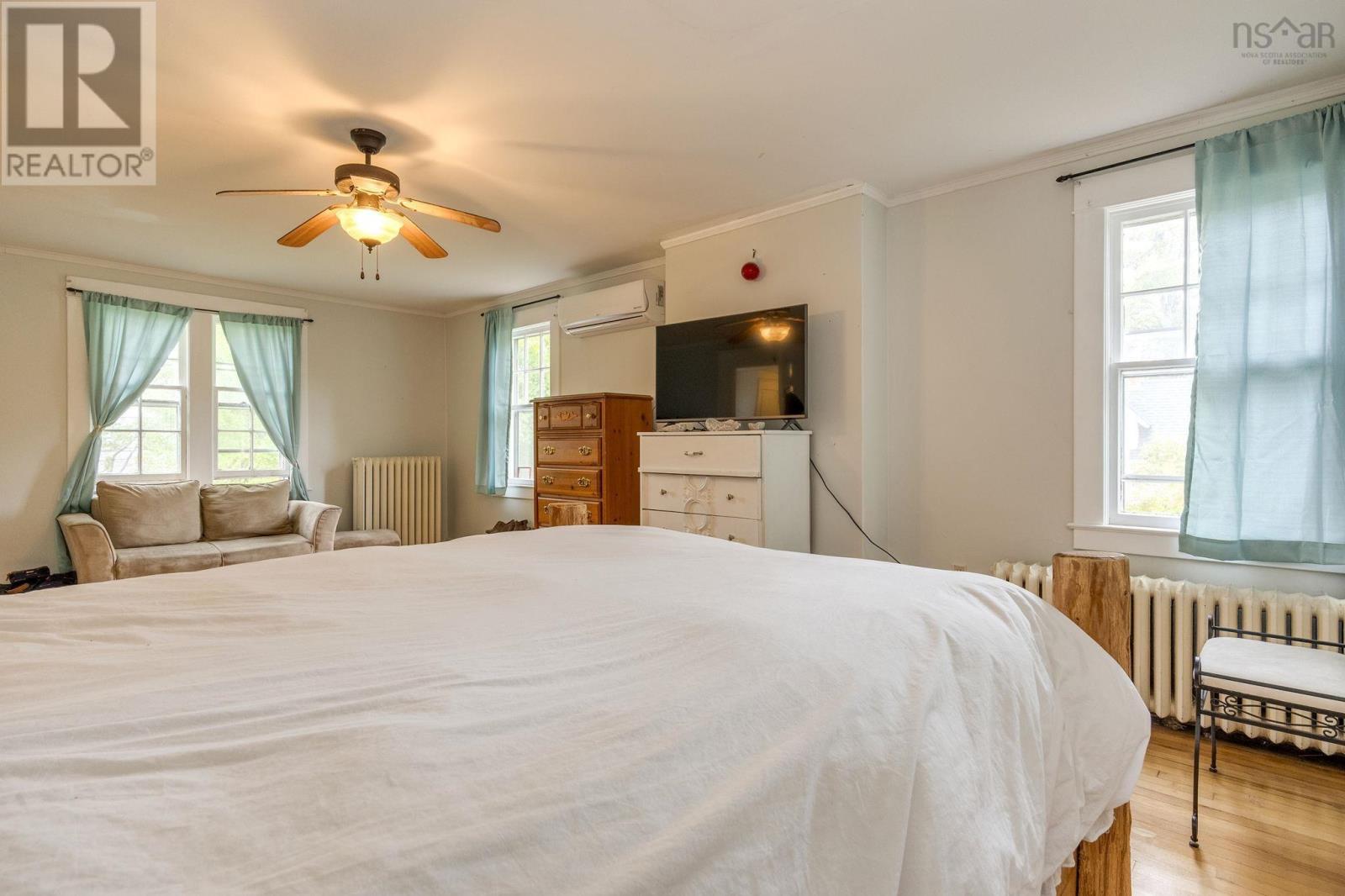 115 South Street Property Photo 22