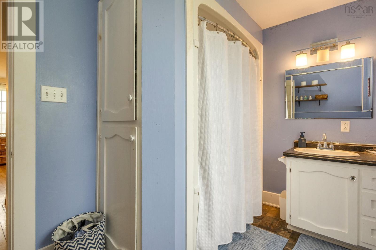 115 South Street Property Photo 27