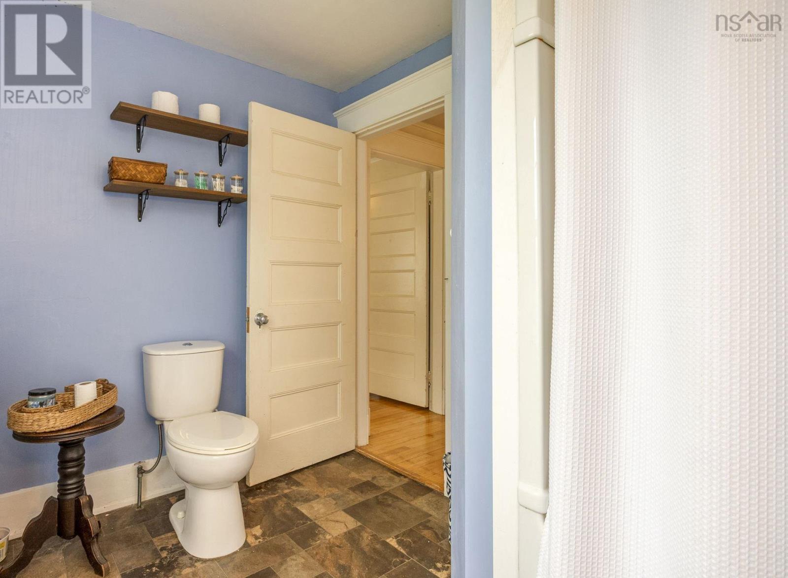 115 South Street Property Photo 28