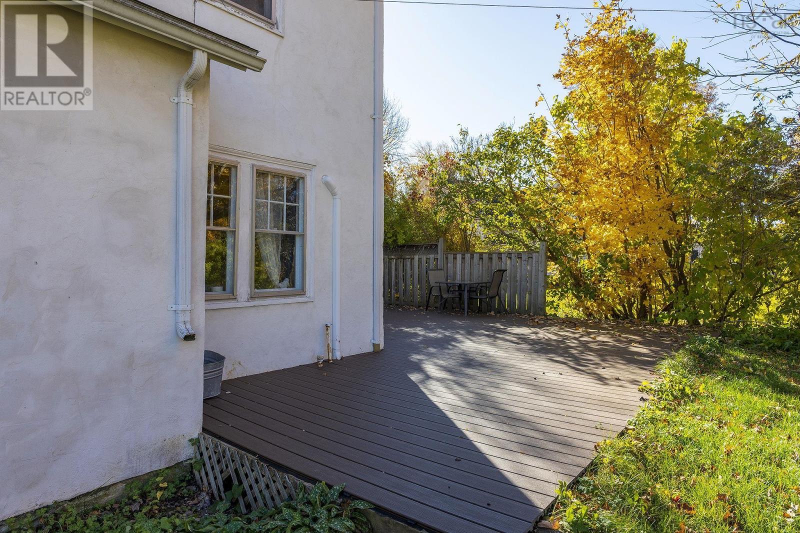 115 South Street Property Photo 34